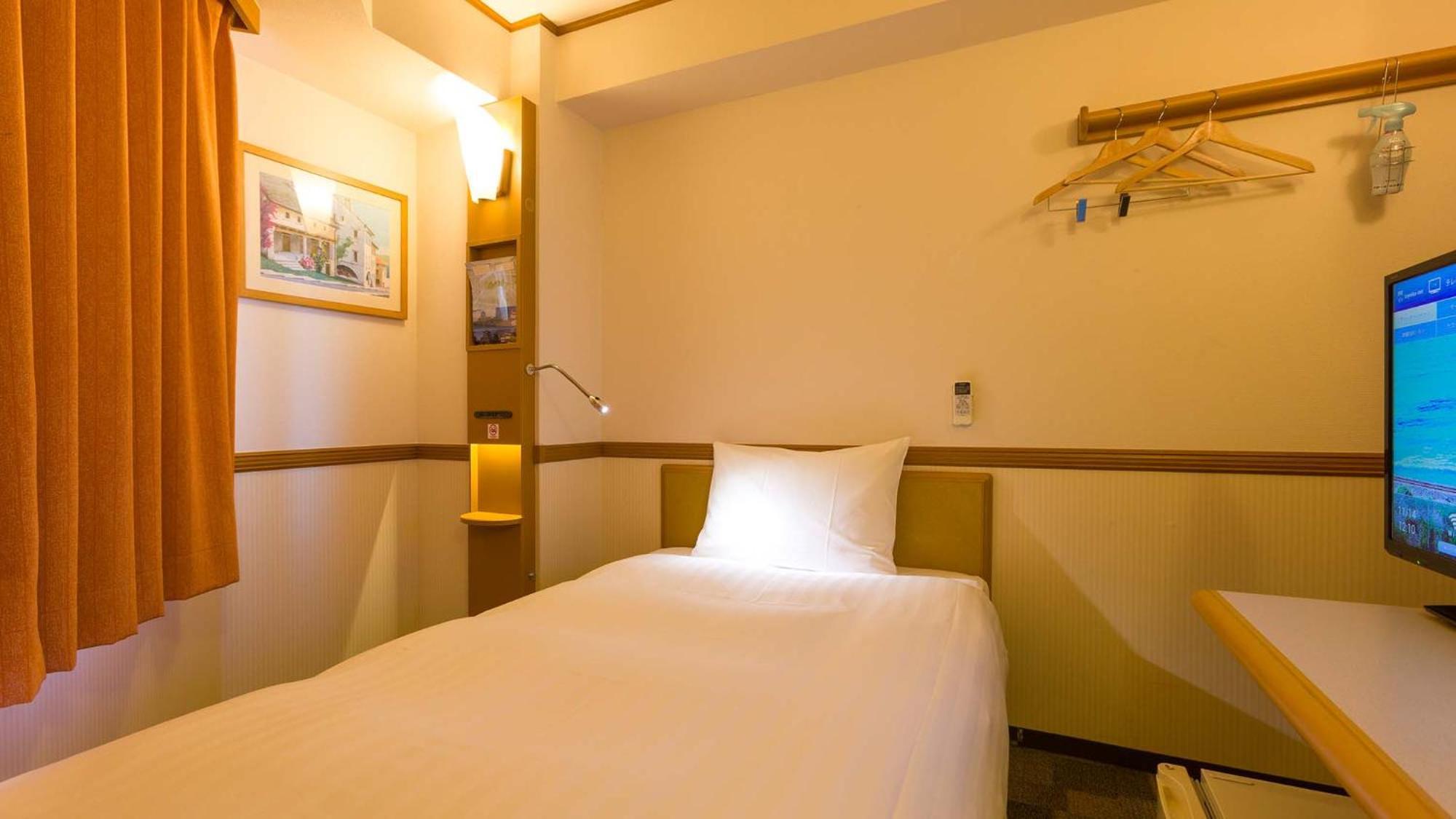 Toyoko Inn Okayama Eki Nishi Guchi Hiroba Bilik gambar