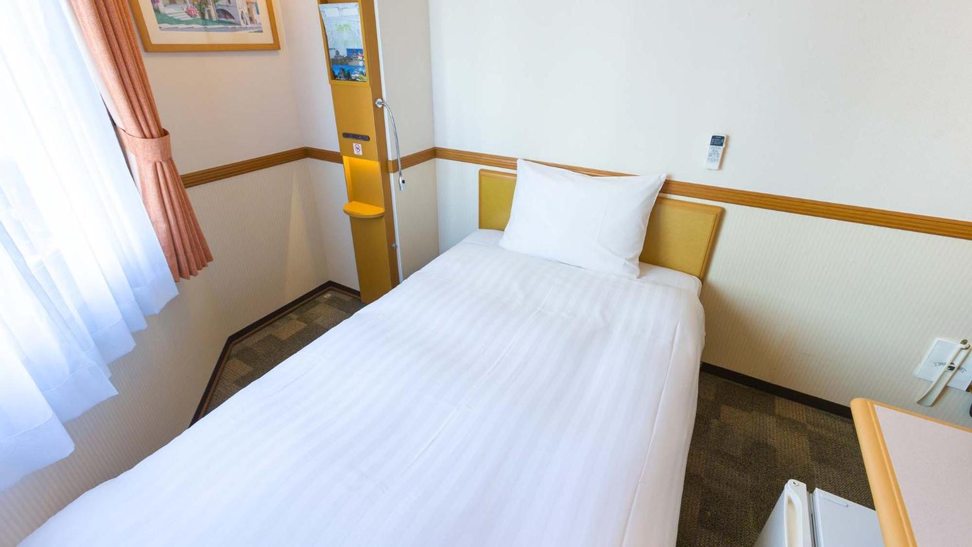 Toyoko Inn Okayama Eki Nishi Guchi Hiroba Bilik gambar