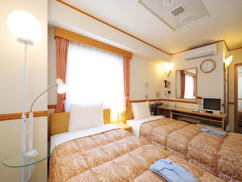 Toyoko Inn Okayama Eki Nishi Guchi Hiroba Luaran gambar